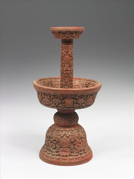 剔紅八寶番蓮紋燭台（五供）