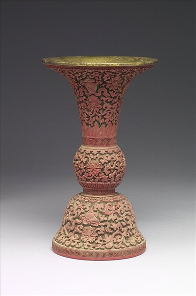 剔紅八寶番蓮紋瓶（五供）