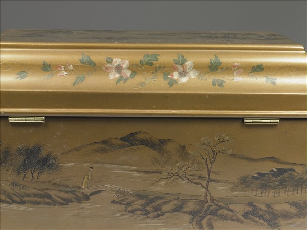 金漆彩繪山水人物長方盒