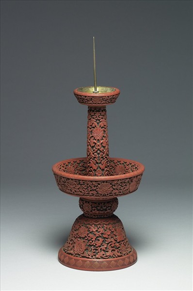 剔紅八寶番蓮紋燭台