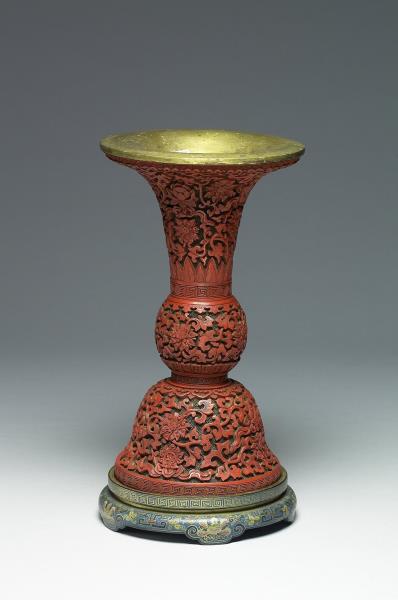 剔紅八寶番蓮紋觚