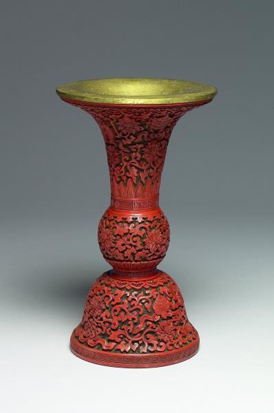 剔紅八寶番蓮紋觚