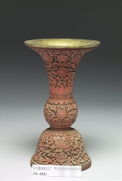 剔紅八寶番蓮紋瓶（五供）