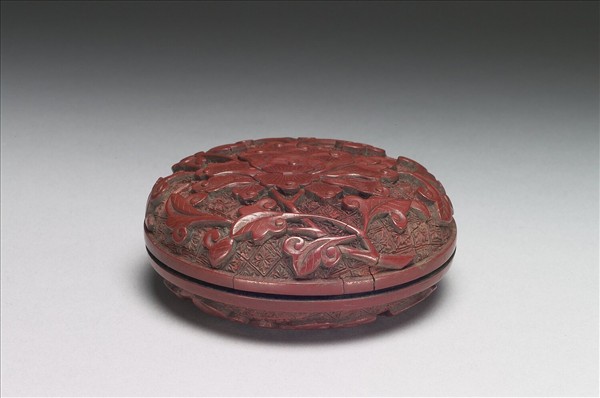 剔紅牡丹圓盒