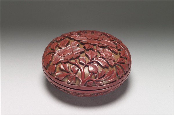 剔紅牡丹圓盒