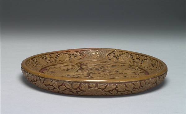 剔黃山海龍鳳花卉紋圓盤