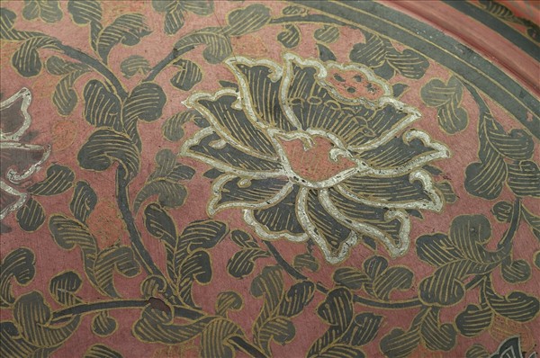 填漆番蓮紋圓盒