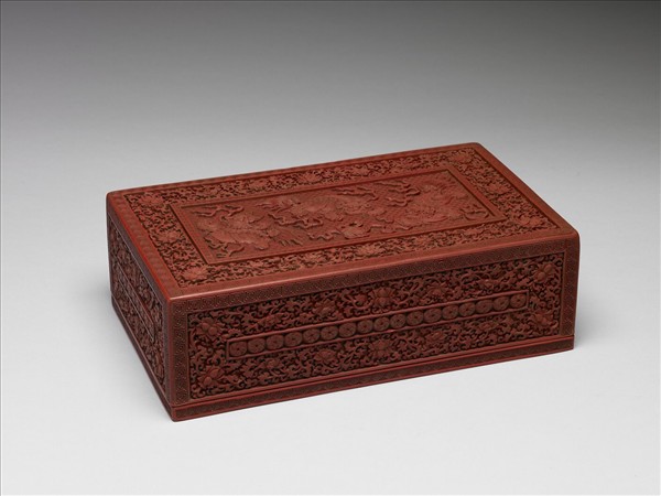 剔紅獅紋長方盒