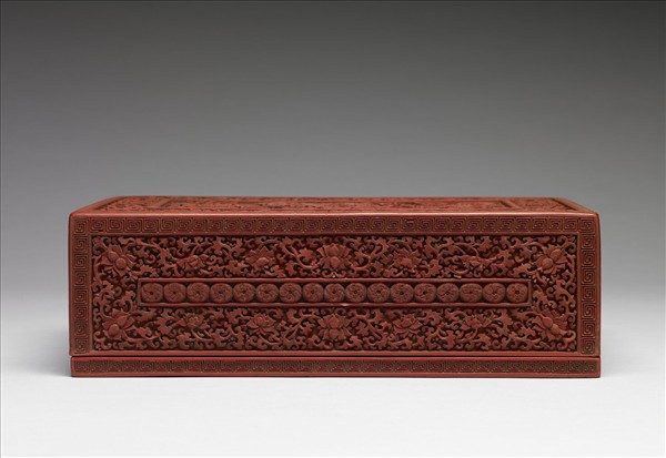 剔紅獅紋長方盒