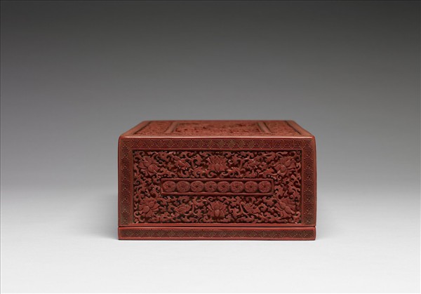 剔紅獅紋長方盒