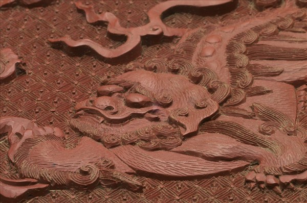 剔紅獅紋長方盒