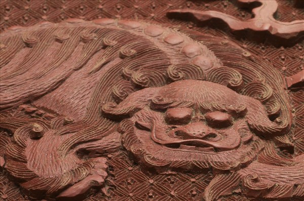 剔紅獅紋長方盒