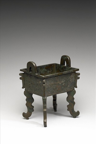 獸面紋扁足方鼎