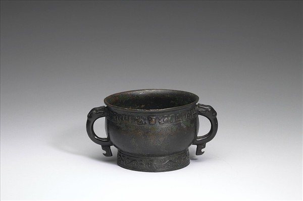 女球帚文簋