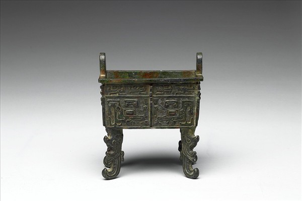 獸面紋扁足方鼎