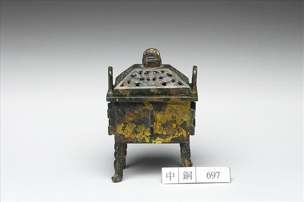 獸面紋扁足方鼎