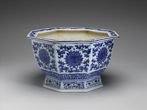 青花番蓮紋六方花盆