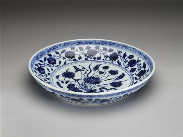 青花一把蓮紋盤