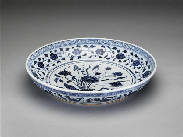 青花一把蓮紋盤