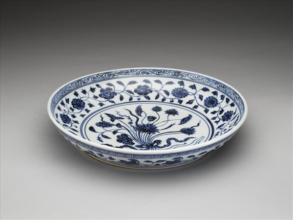 青花一把蓮紋盤