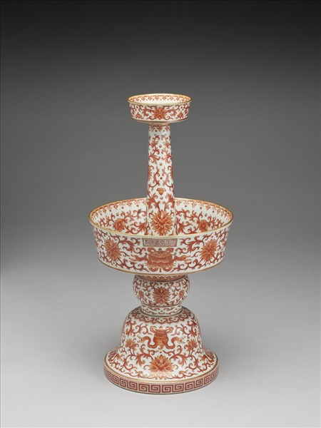 描紅八寶番蓮紋燭台