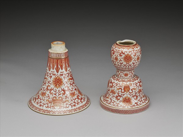 描紅八寶番蓮紋海棠式觚