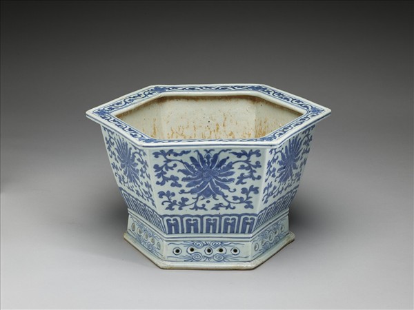 青花番蓮紋六方花盆