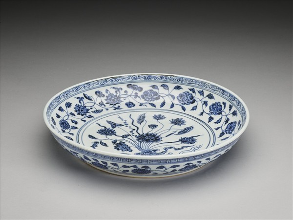 青花一把蓮紋盤