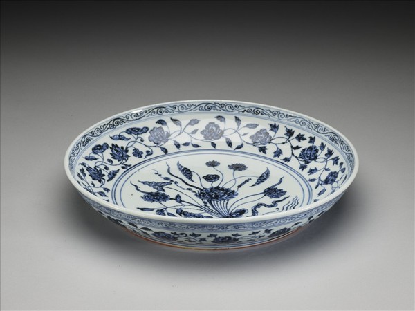 青花一把蓮紋盤