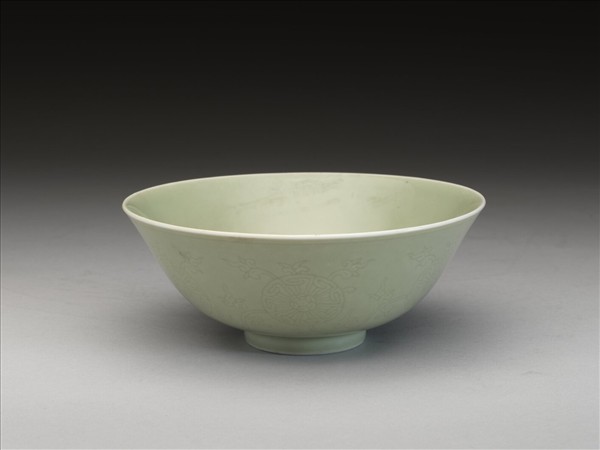 冬青釉暗花碗