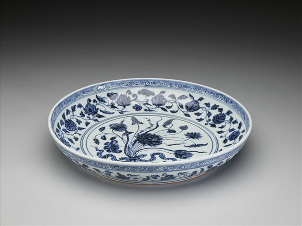 青花一把蓮紋盤