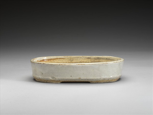 白瓷橢圓形花盆