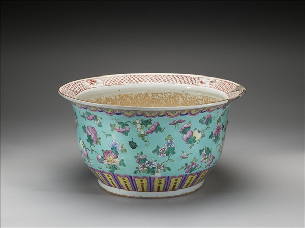 粉彩湖綠地花卉紋花盆