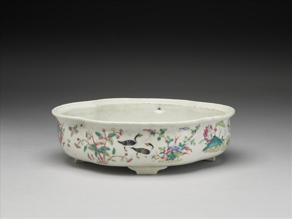 粉彩花鳥紋海棠花式盆