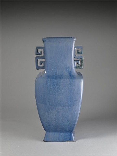 仿鈞釉雙耳方壺