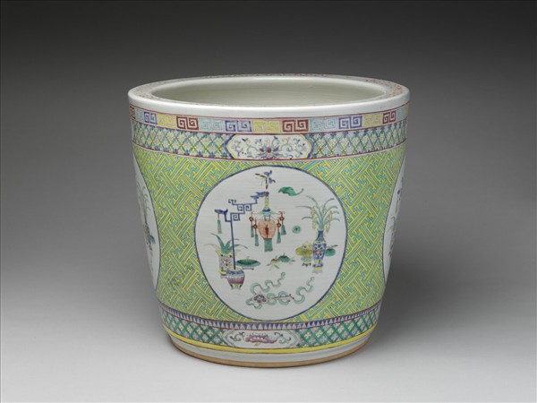 粉彩博古圖花盆