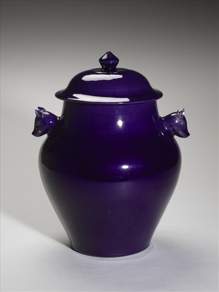 霽青釉獸首蓋罐