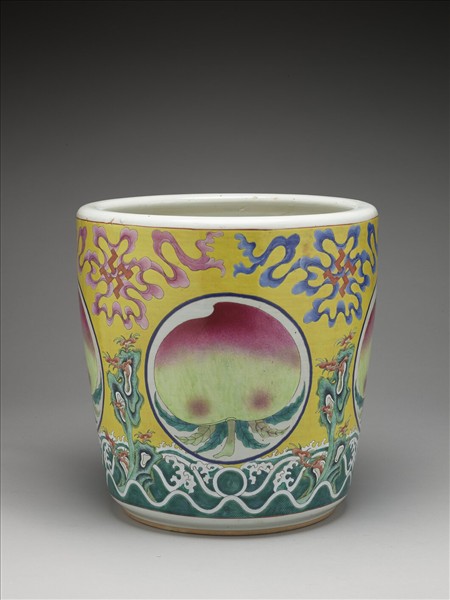 粉彩黃地福壽花盆