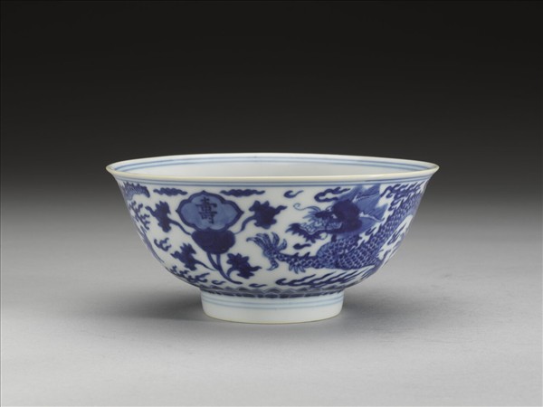 青花福壽龍紋碗