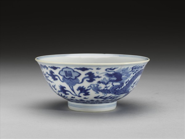 青花福壽龍紋碗