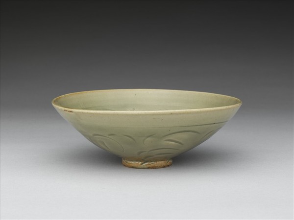 耀州窯 青瓷劃花三魚紋碗