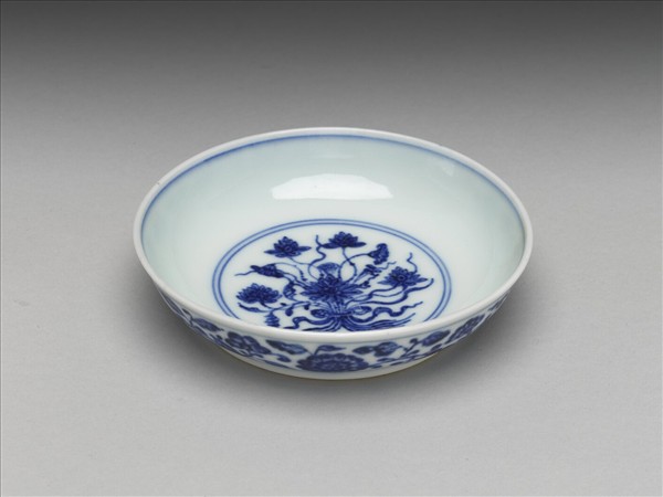 青花花卉紋盤