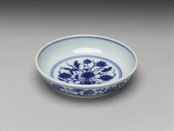 青花花卉紋盤
