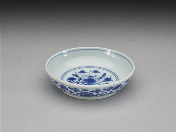 青花花卉紋盤
