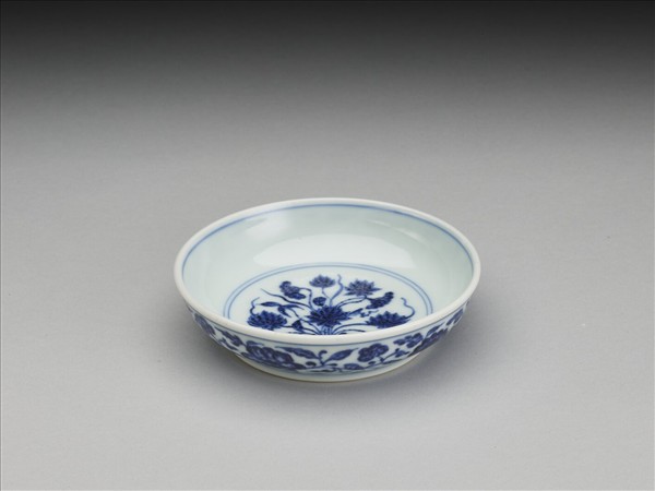 青花花卉紋盤