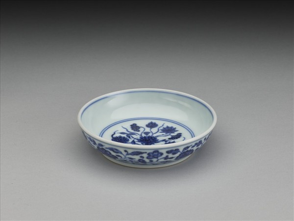 青花花卉紋盤