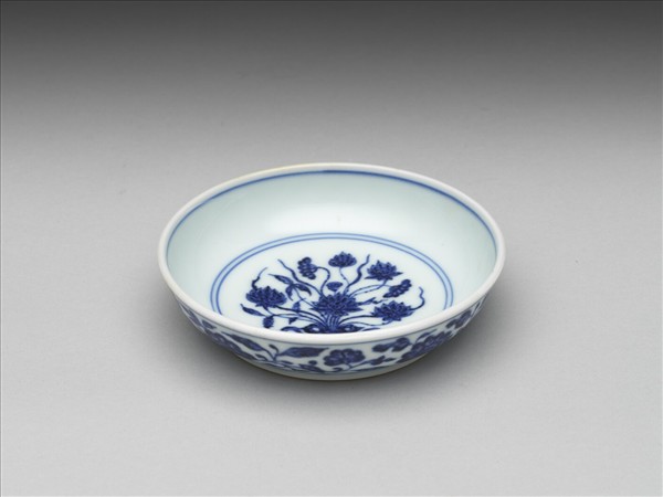 青花花卉紋盤