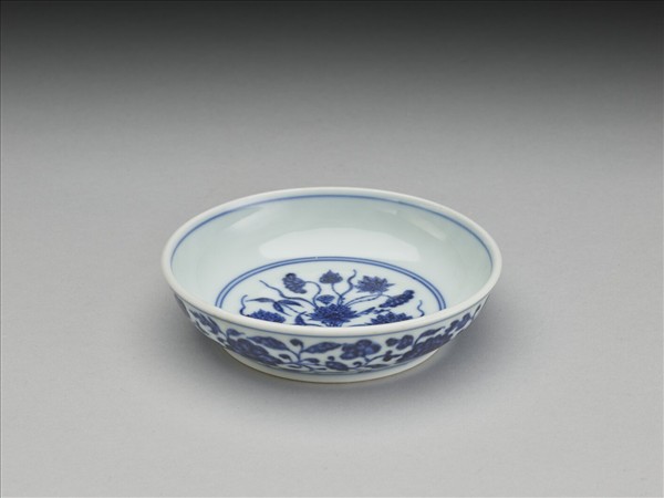 青花花卉紋盤