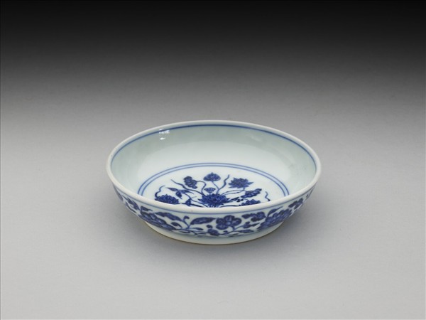 青花花卉紋盤