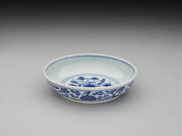 青花花卉紋盤